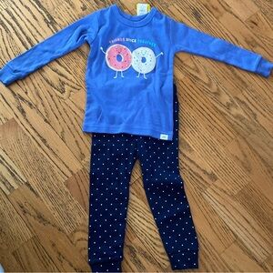 Gap girls toddler size 2T 2 piece pajama set!!!!!